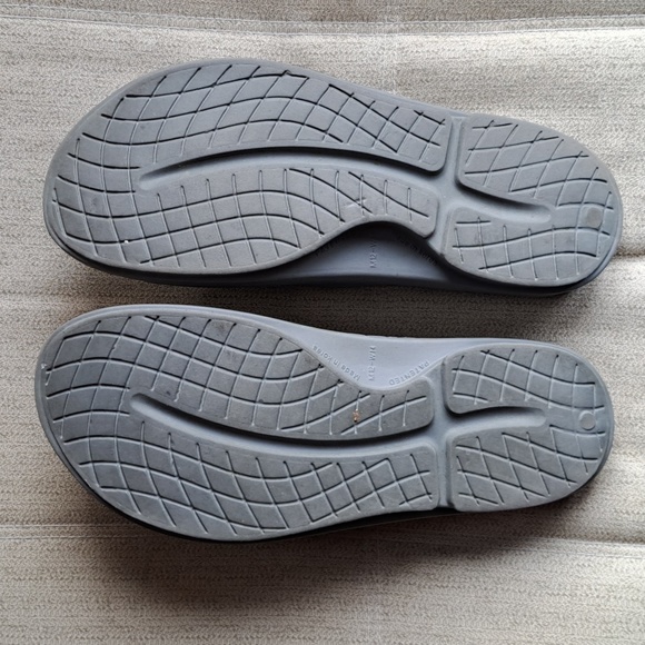 Men's Oofos M12 W14 Size 12 14 Slides Shoes - Picture 2 of 6